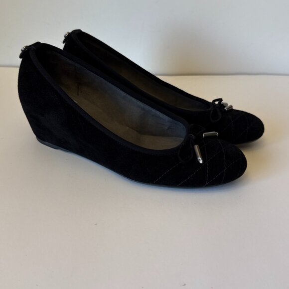 Stuart Weitzman Womens Sz 6 Black Suede Quilted Toe Ballet Wedge Pumps - Picture 1 of 16